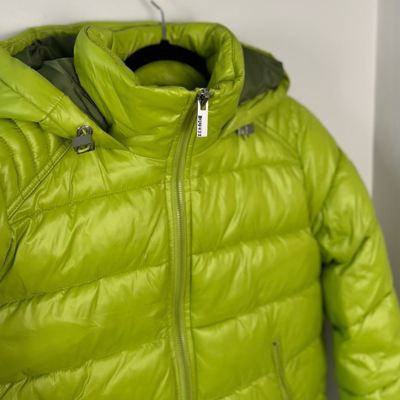 GUESS Women's High-Shine Hooded Puffer Coat Size M
 (new with tag) - Picture 6 of 15